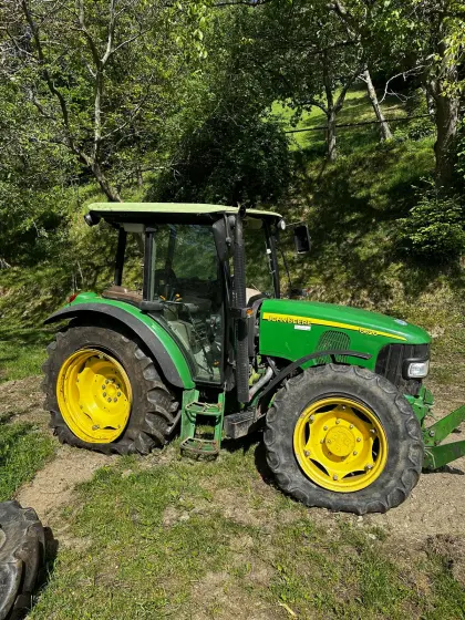 John Deere 5620 SE