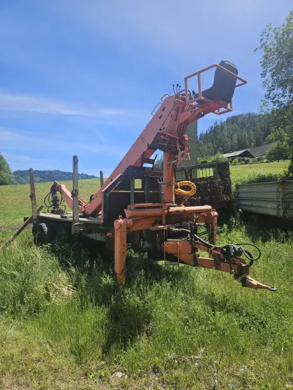 Hiab Foco 3050 Holzkran mit Greifzange