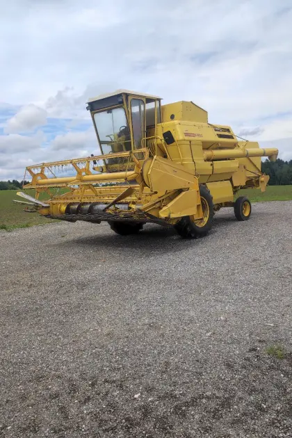 New Holland Clayson S1550 Mähdrescher