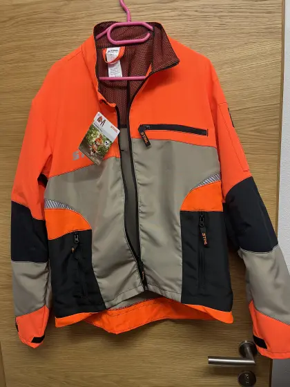 Schnittschutzhose samt Forstjacke