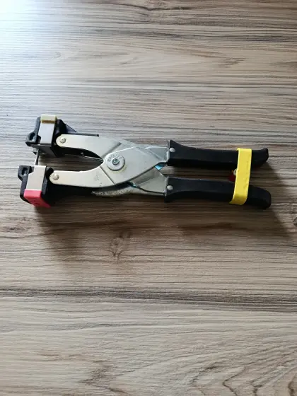 Ohrmarkenzange