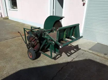 Kreissäge mit einem Wachalowski-Dieselmotor