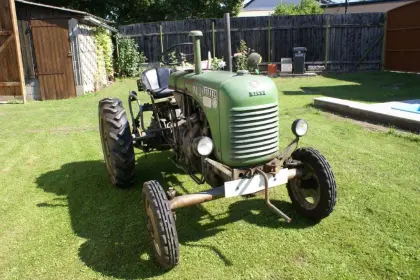 Steyr Traktor inkl. Anhänger
