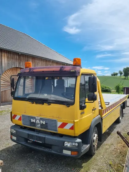LKW MAN 2000 8.224