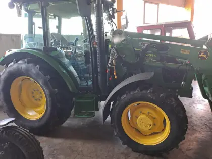 John Deere 5075 E