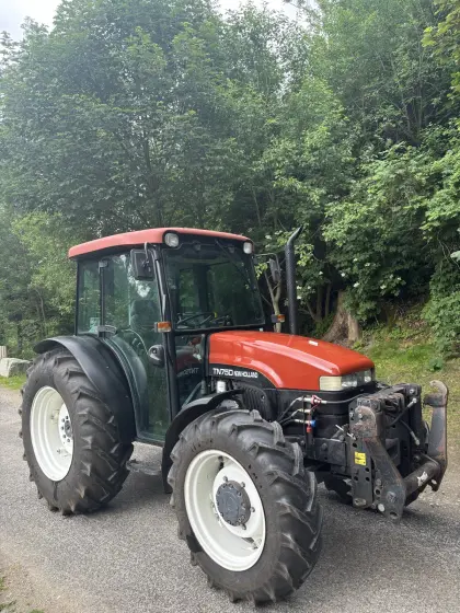 New Holland TN75