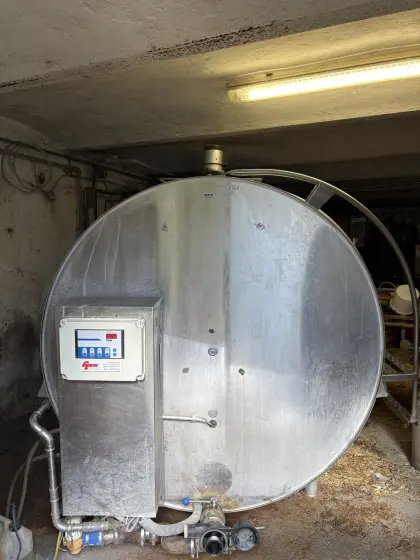 Milchtank 2.700 l