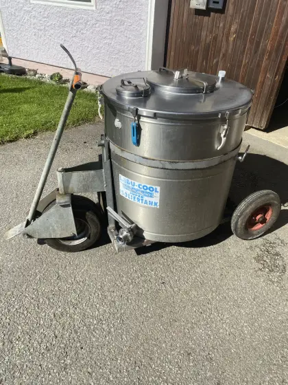 Milchtank 300 l inkl. Kühlung