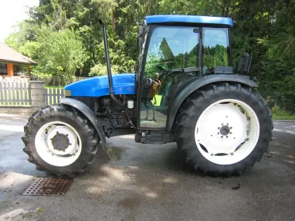 New Holland TN 65 S Powershuttle