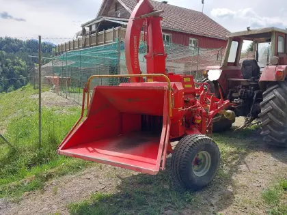 Holzhäcksler Pöttinger WID-L plus