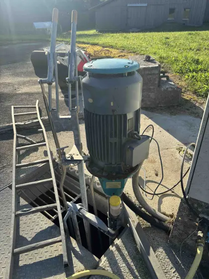 Hochleistungs-Reißmix-Gülle-Pumpe mit 15 kW E-Motor HRP 3000