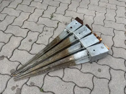 Einschlag-Bodenhülse