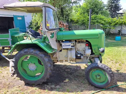 Oldtimer-Traktor Steyr 180A + Anhänger