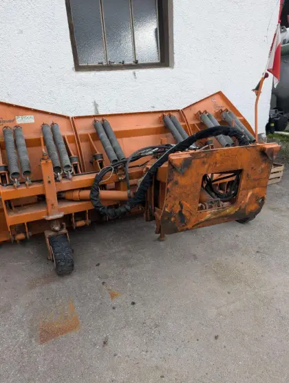 Schneepflug Hauer SRS 3 3.000