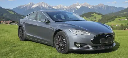 Tesla Model S 85
