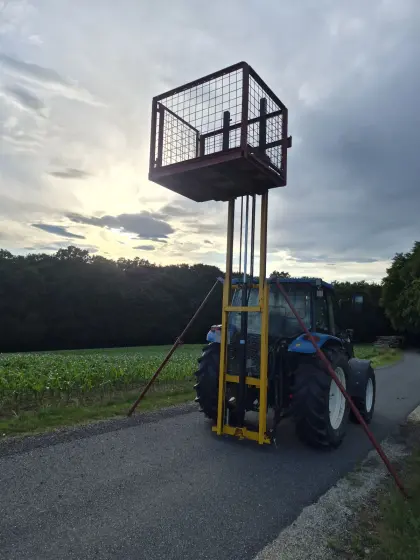 Heckstapler mit Arbeitskorb, Hubmast für Traktor