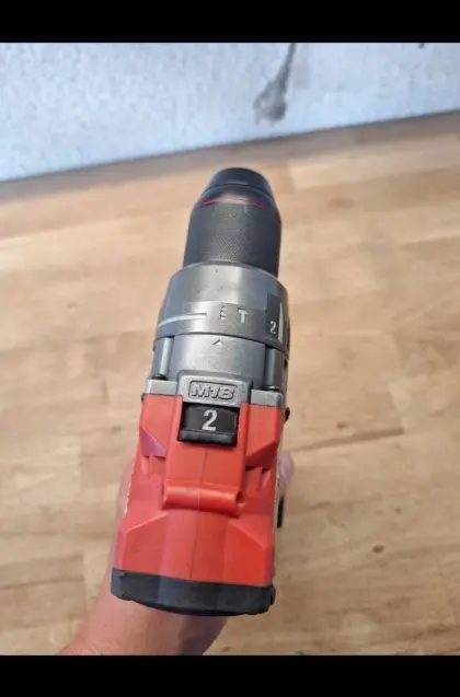 Milwaukee M18 Schlagbohr-Schrauber