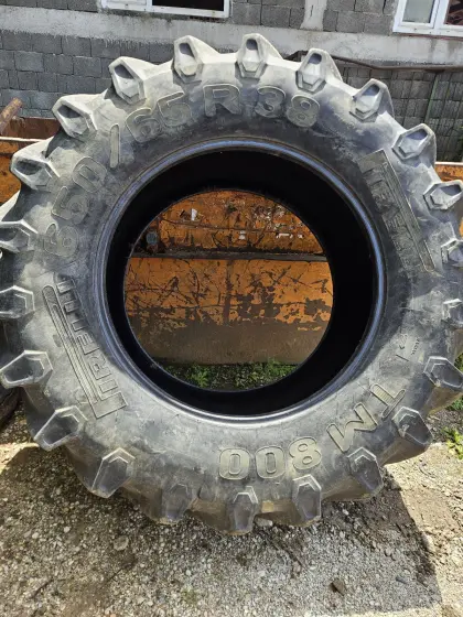 Pirelli 650/65 R38