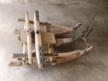 Holzschlitten