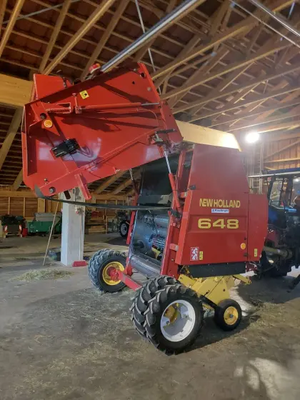 New Holland Cropcutter Rundballenpresse 648