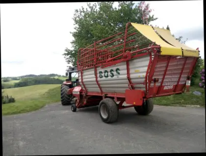 Kurzschnittladewagen Pöttinger Boss 1