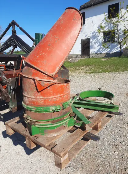 Auer Heuverteiler, abgebaut