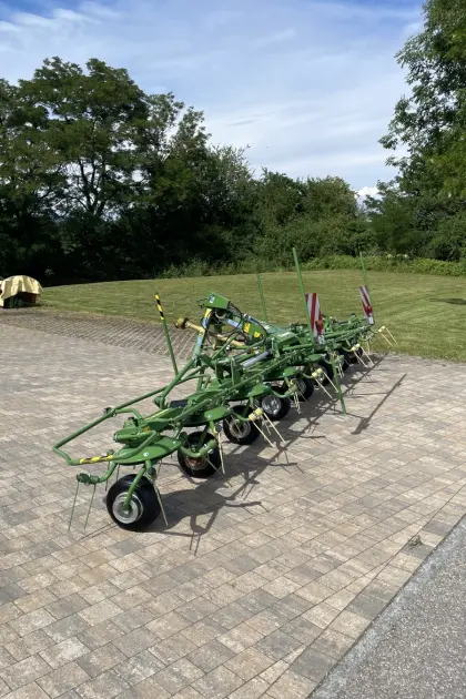 Krone Kreiselheuer KW 7.92/8, 120 ha gesamt