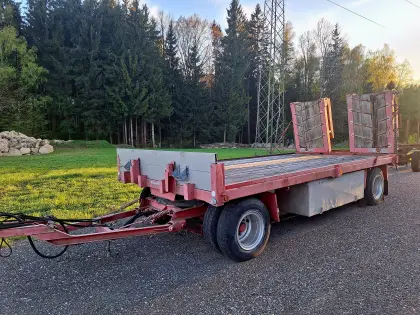 Tiefladeanhänger