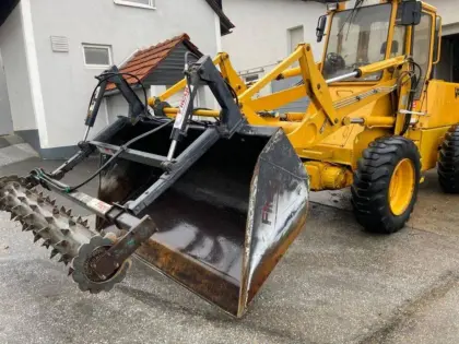 JCB 415 Lader mit Silofräse