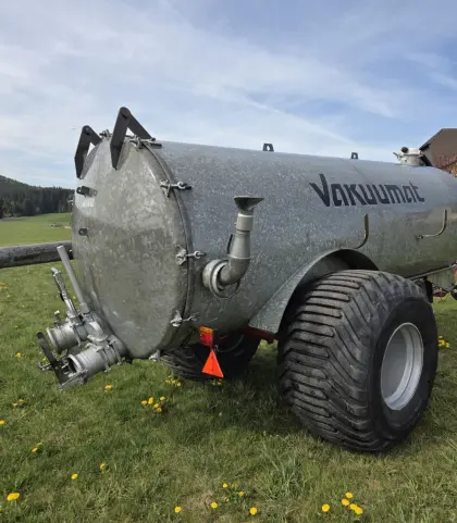 Vakuumat Güllefass 6.500 Flotationsbereifung