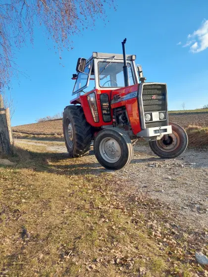 Traktor Ferguson 590