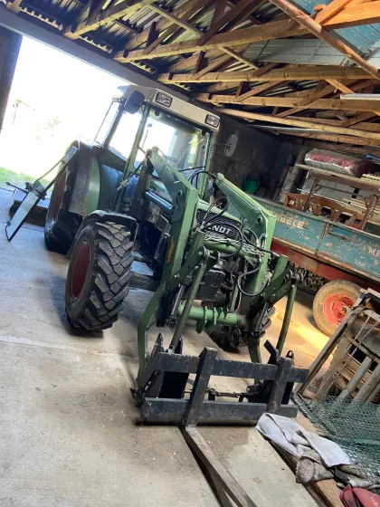 Traktor Fendt 275/2 mit Zubehör, Fendt 275/2
