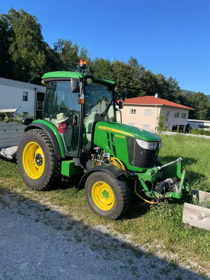John Deere 4052R