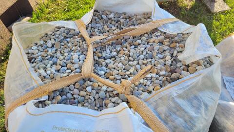 Flusskiesel bunt 16–32 mm 1.000 kg Big-Bag