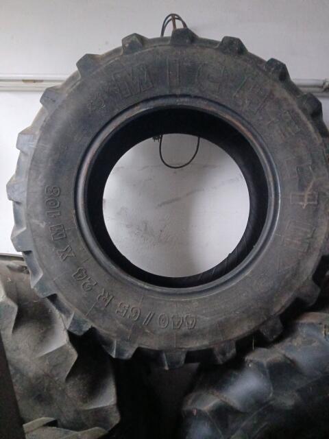 Reifen 440/65 24 Michelin
