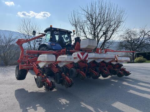 Kuhn Maxima 2 RX Maissetzgerät 8-reihig