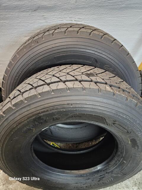 LKW-Reifen 305/70R19.5