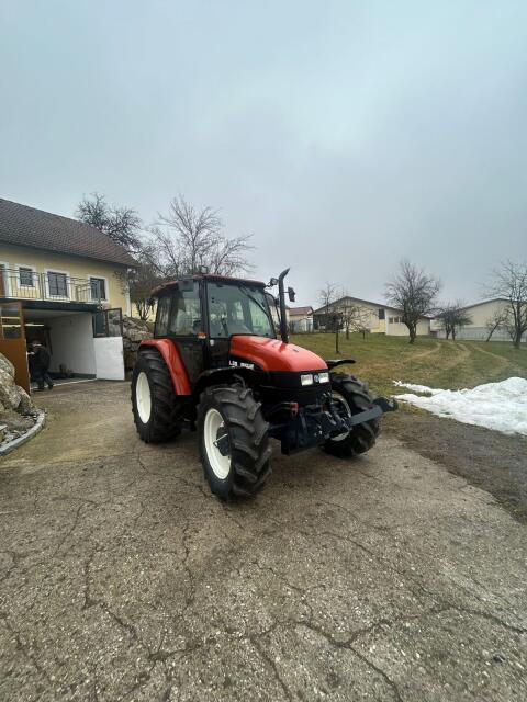 Verkaufe New Holland L 85 Traktor