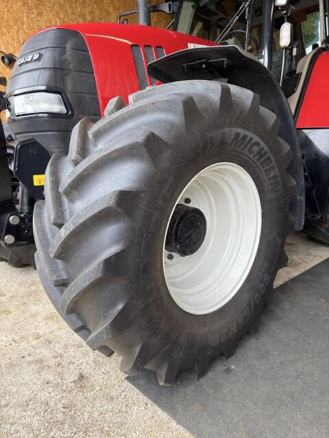 600/65R28 Michelin Mach X Bib