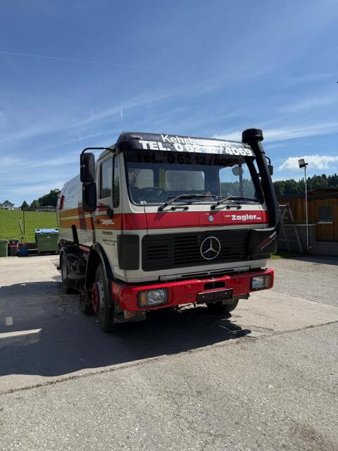 LKW-Straßenkehrmaschine, MB 1414 mit Kehraufbau Schörling