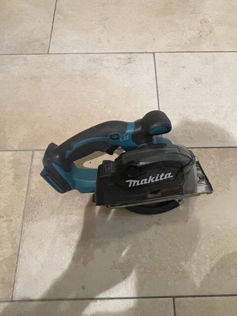Makita DCS552 Akku-Metallkreissäge