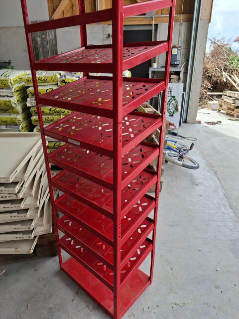 Regale ab € 30,-