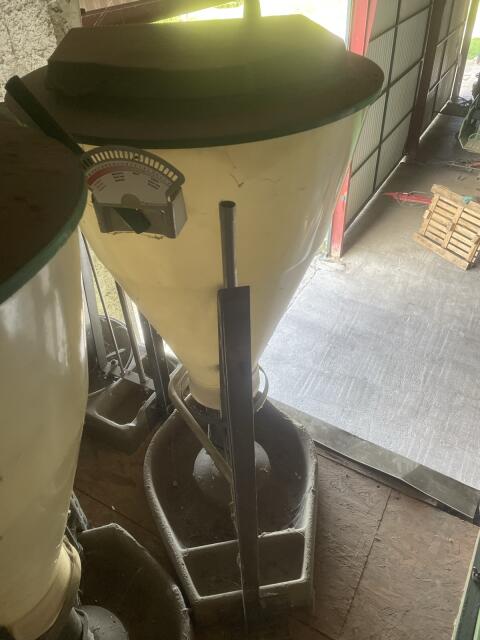 Verkaufe Trockenfutterautomaten