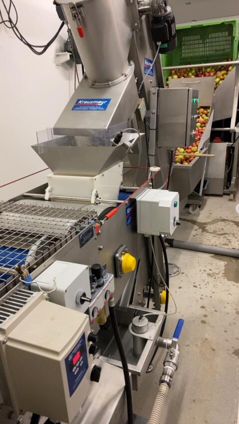 Kreuzmayr Bandpresse KEB 400, Waschelevator mit Rätzmühle WEM