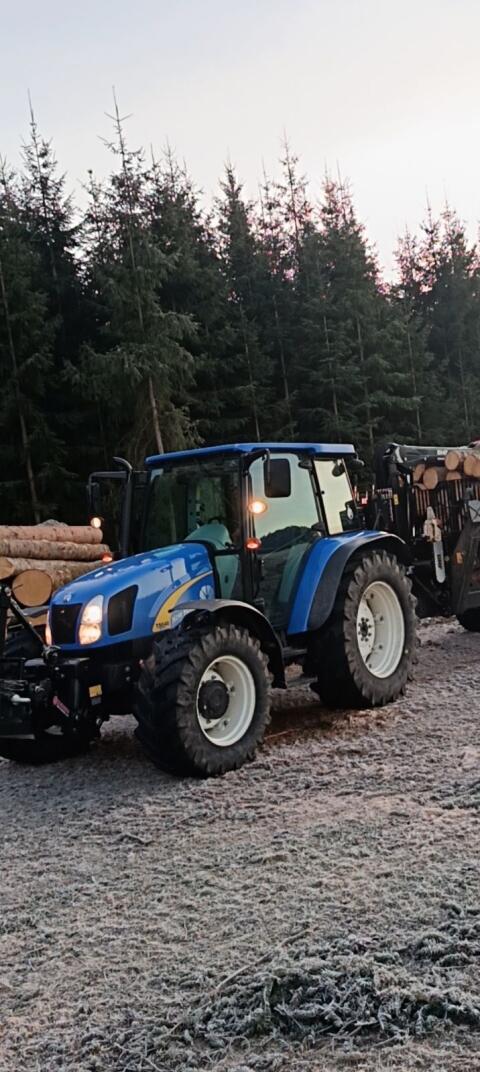 New Holland T5040