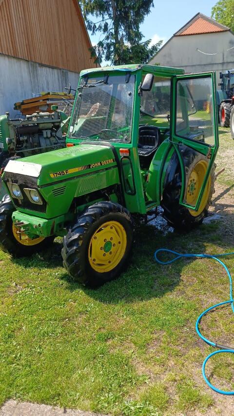 John Deere 1745F