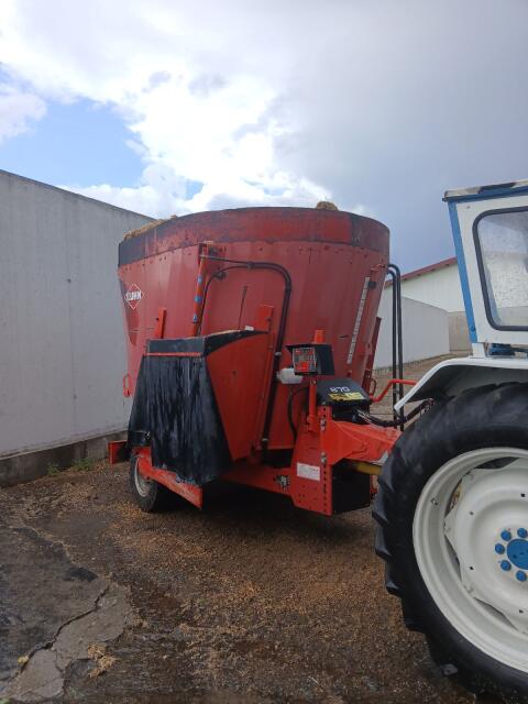 Futtermischwagen Kuhn Euromix 870