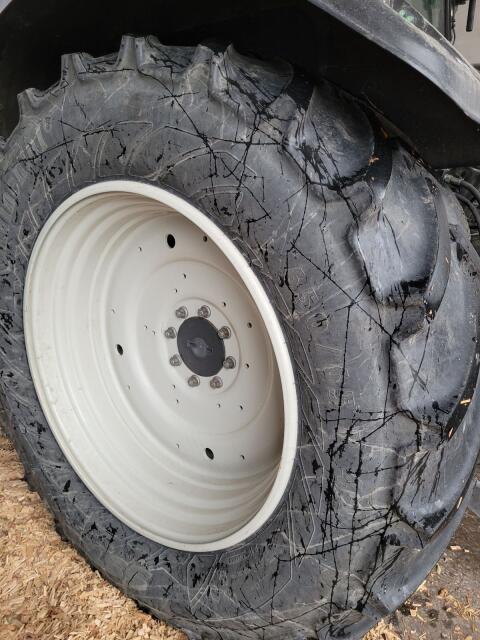 Reifen 650/65 R42