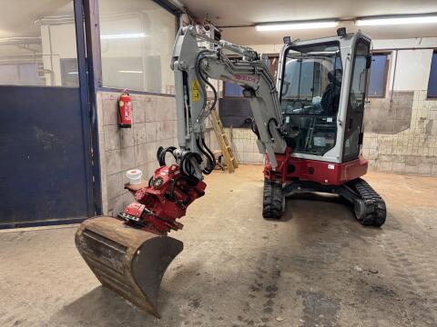 Takeuchi TB 325 R