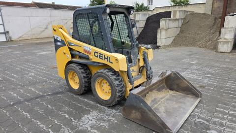 Gehl Bobcat R135